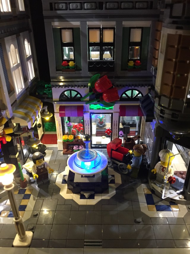 Review LEGO LED Light 102555 - Bricks Delight