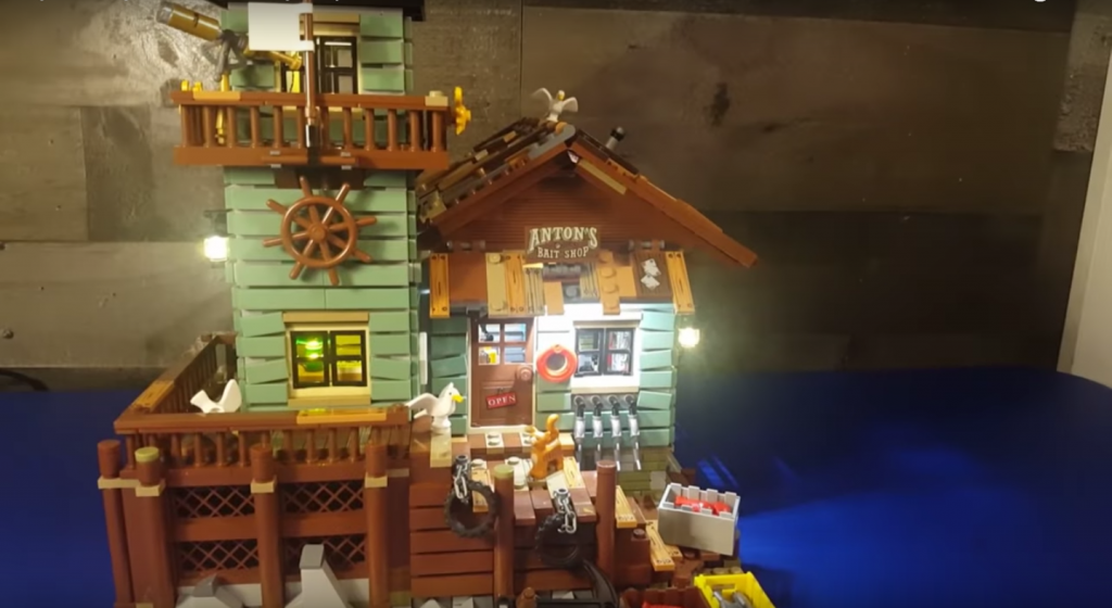 Review LED Light for LEGO Old Fishing Store 213103 - Bricks Delight