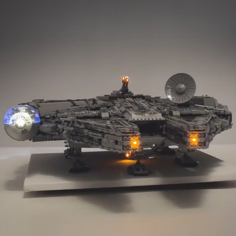 Lego - 75192 - Lego Lego Star Wars UCS Millennium Falcon - 2000